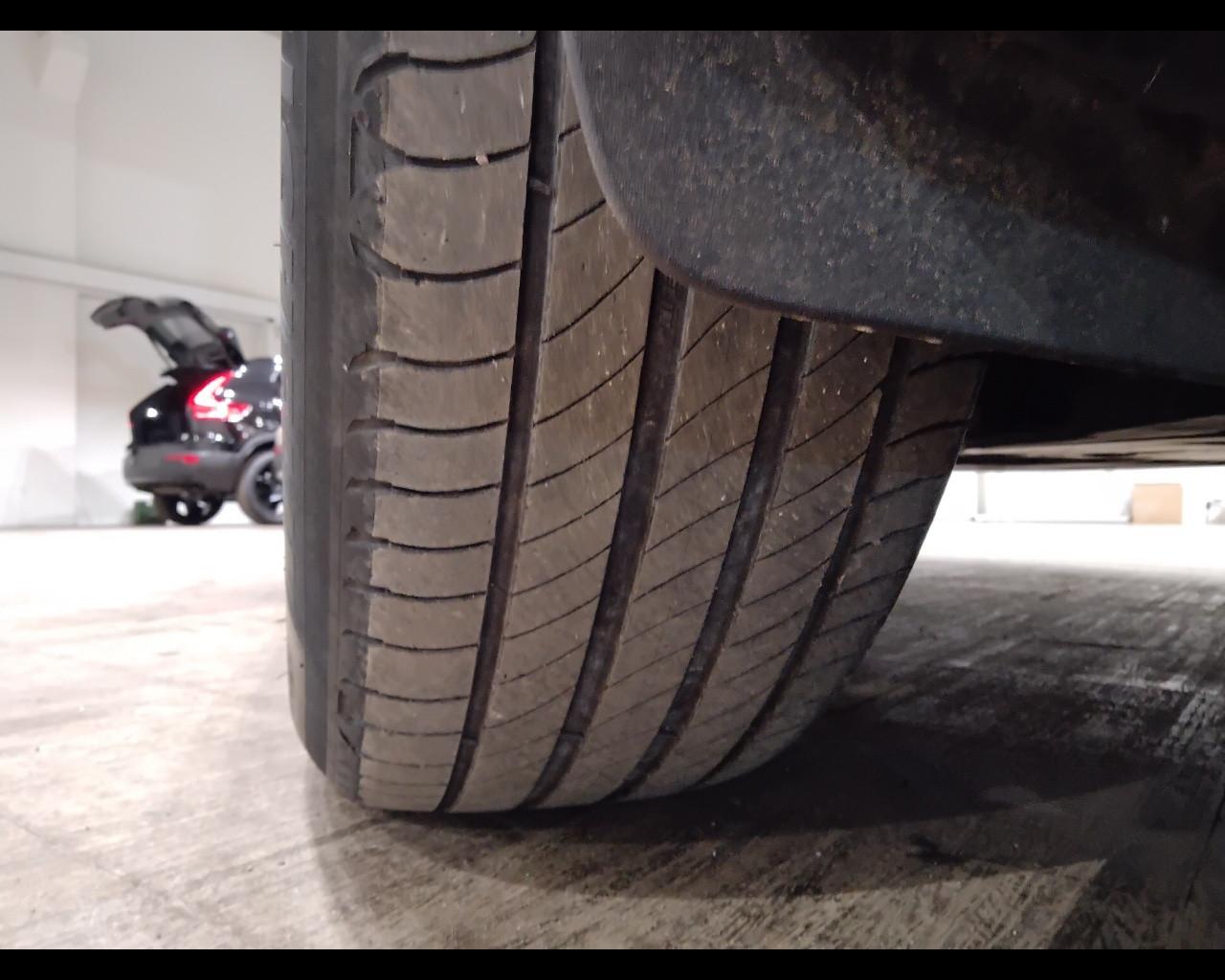 VOLVO XC40 2023 - XC40 1.5 t2 Essential auto