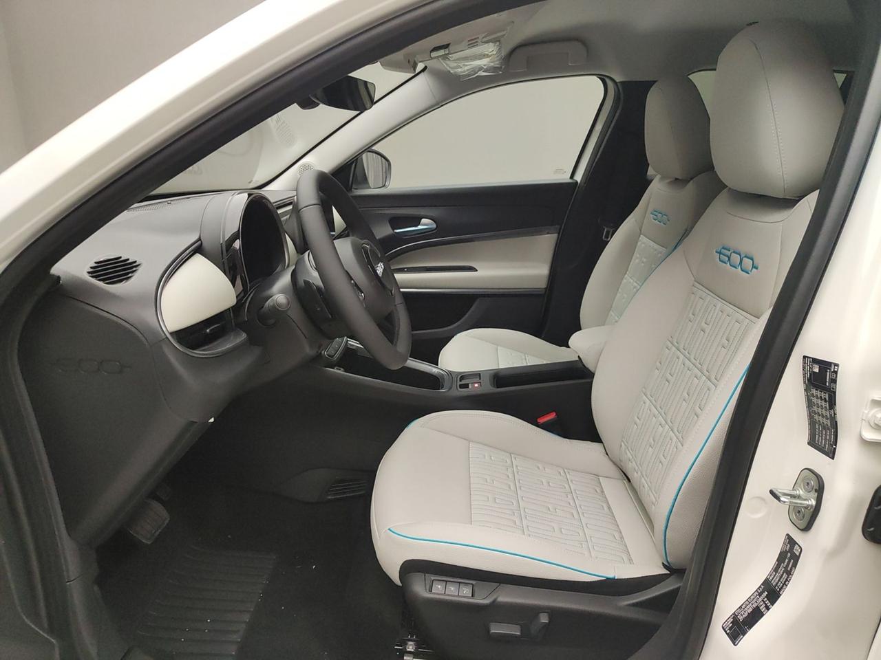 FIAT 600 IV 2023 1.2 MHEV 110CV DCT LA PRIMA