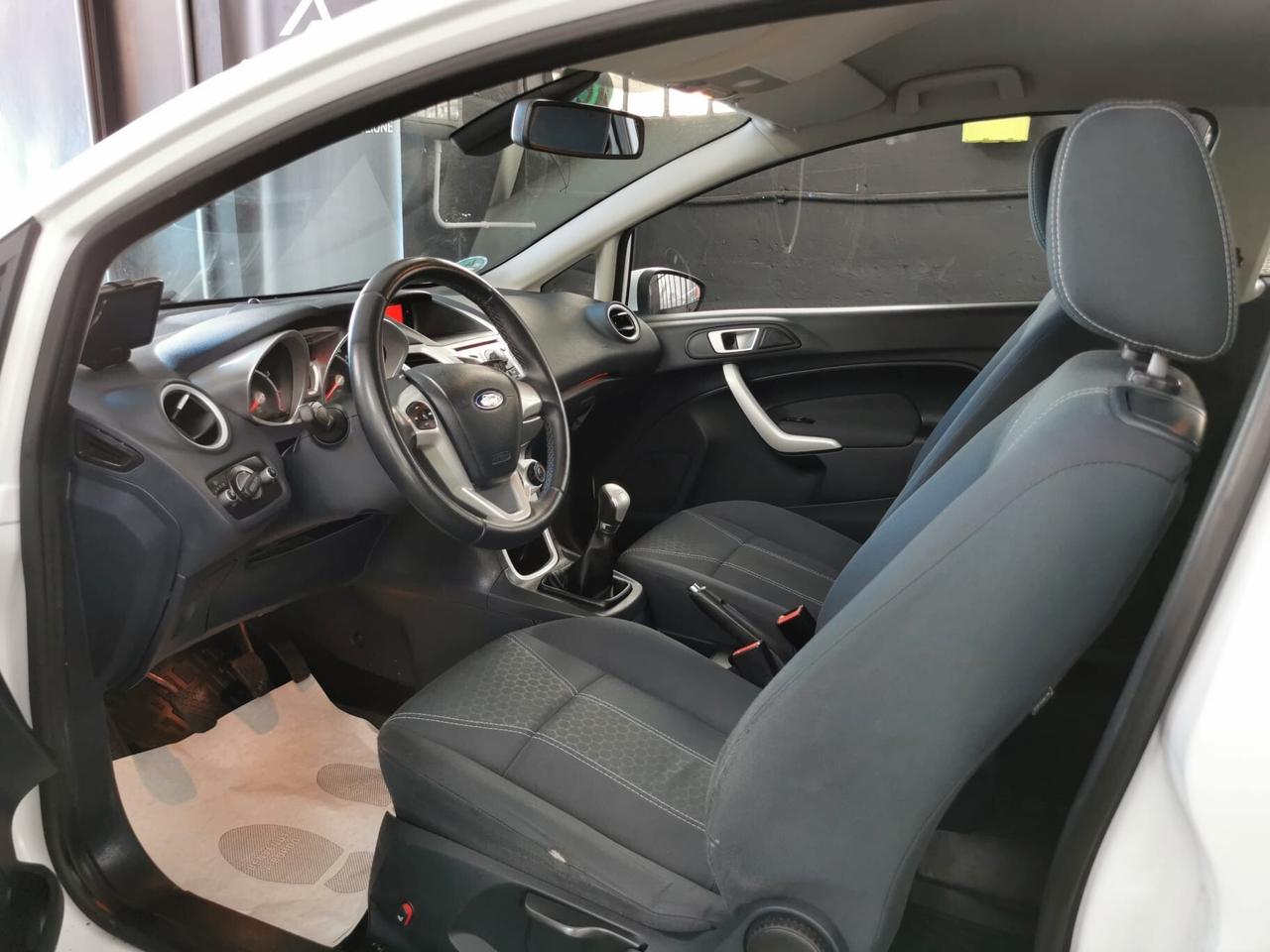 Ford Fiesta 1.4 96CV Titanium GARANZIA 12 MESI