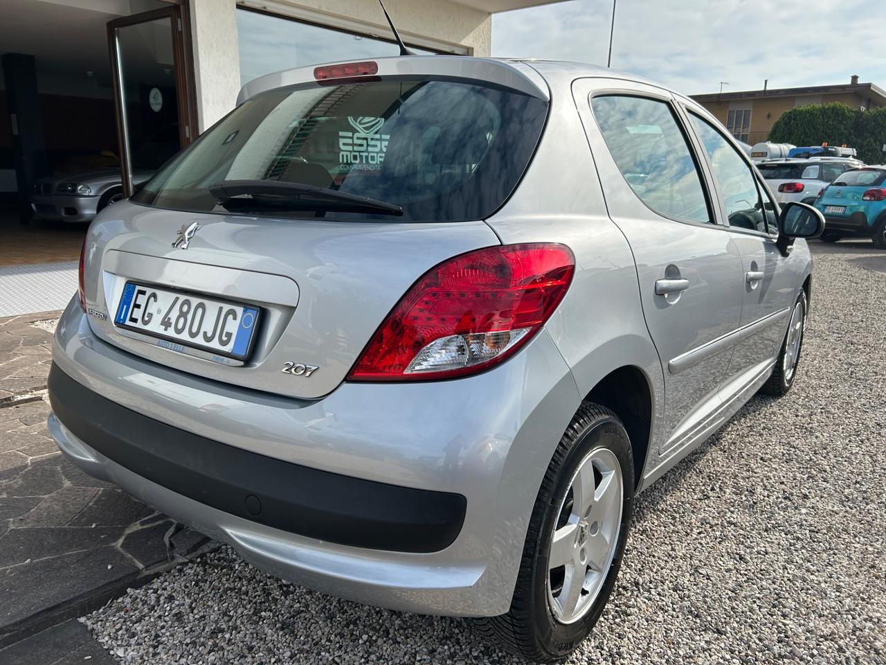 Peugeot 207 - 2011 1.4 8V 75CV 89.000 KM