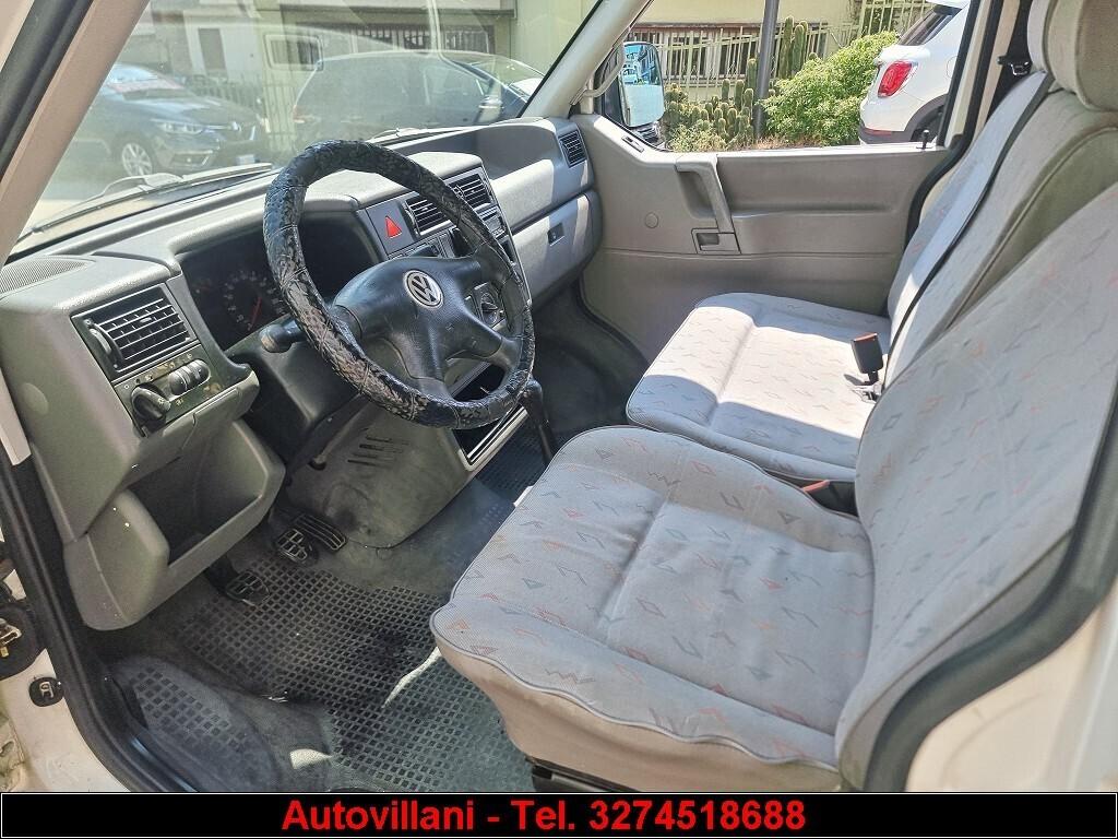 VOLKSWAGEN CARAVELLE-9 POSTI 2001