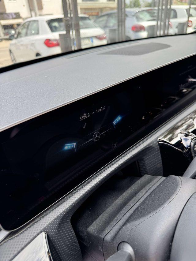 MERCEDES-BENZ A 180 d Premium auto tetto Faro Multibind Pack Luci