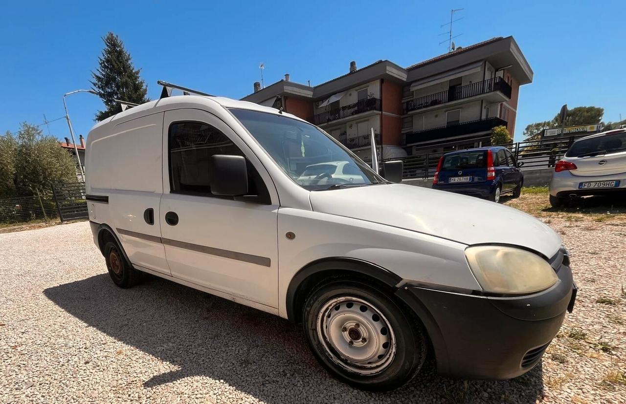 Opel Combo 1.7 DI 4p. Van Vetrato