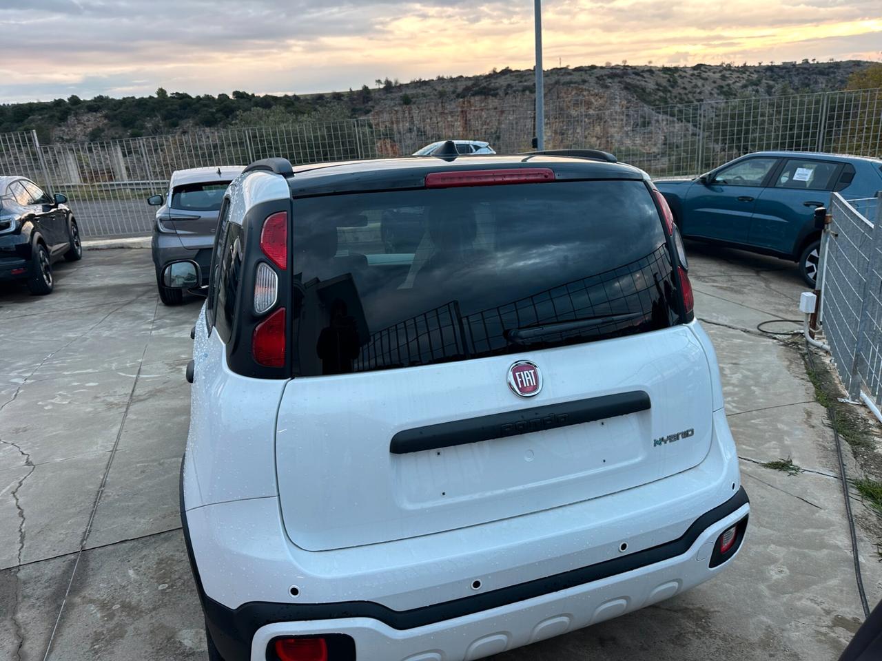 Fiat Pandina 1.0 FireFly 65 CV Hybrid Cross Km 0