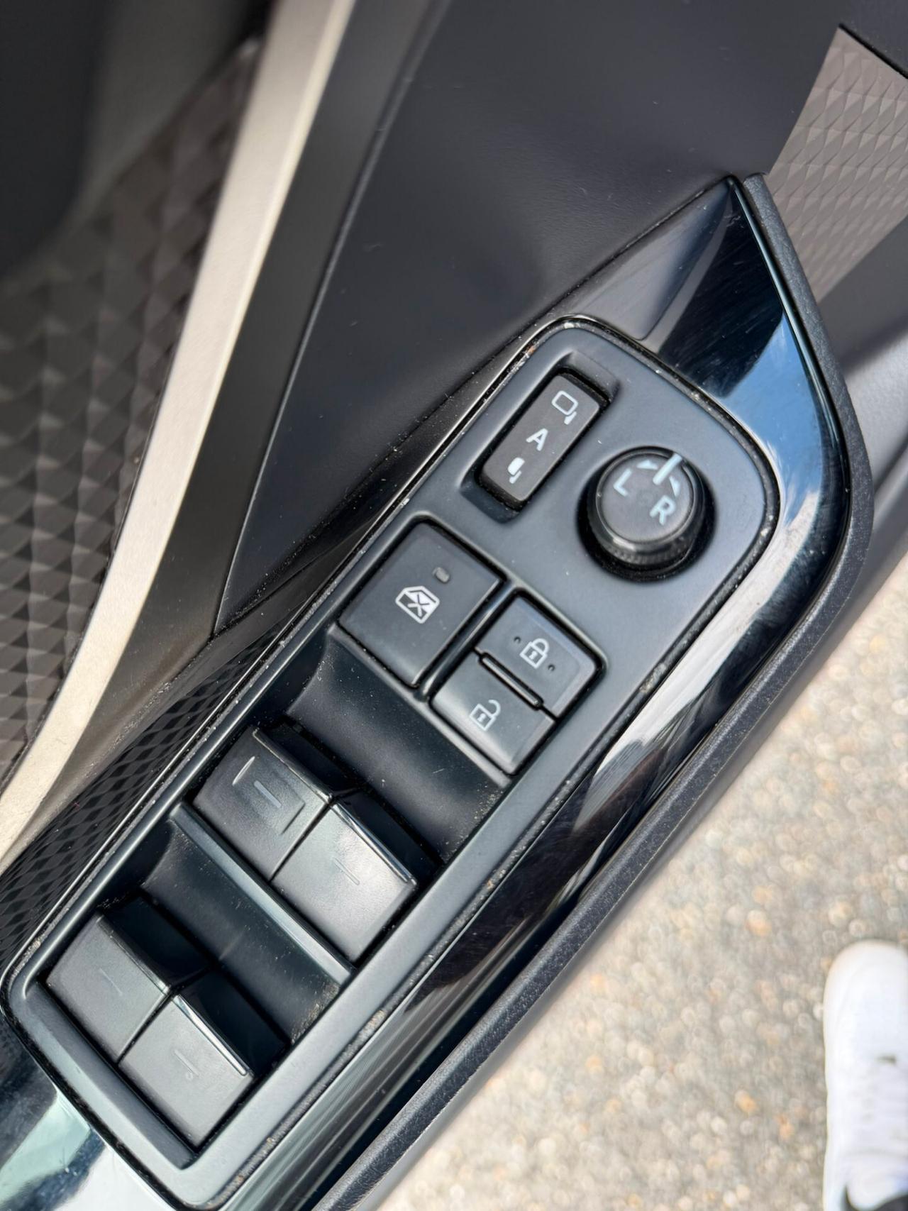 Toyota C-HR 1.8 Hybrid E-CVT Lounge