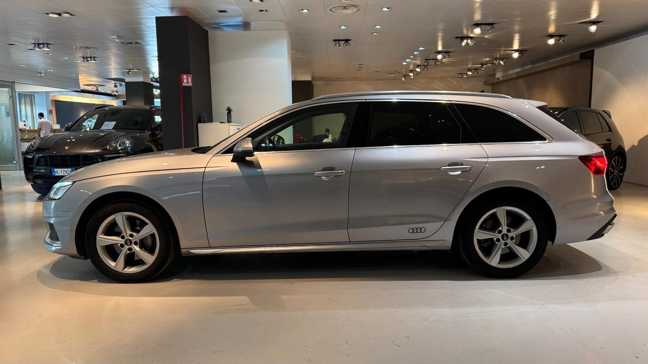 AUDI A4 AVANT S TRONIC SLINE - 2022