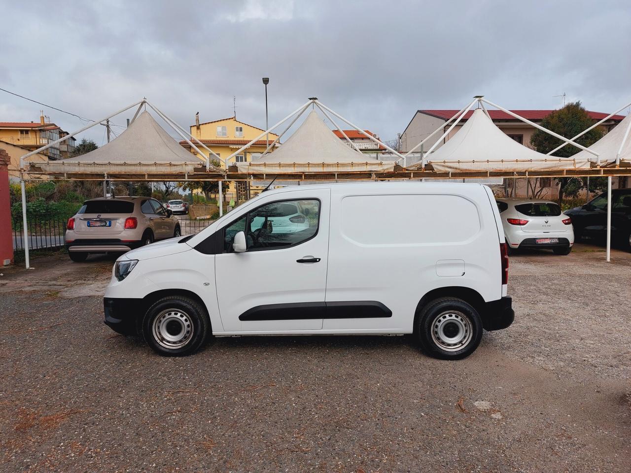 Opel Combo Cargo 1.5 Diesel 100CV 3 posti - 2021