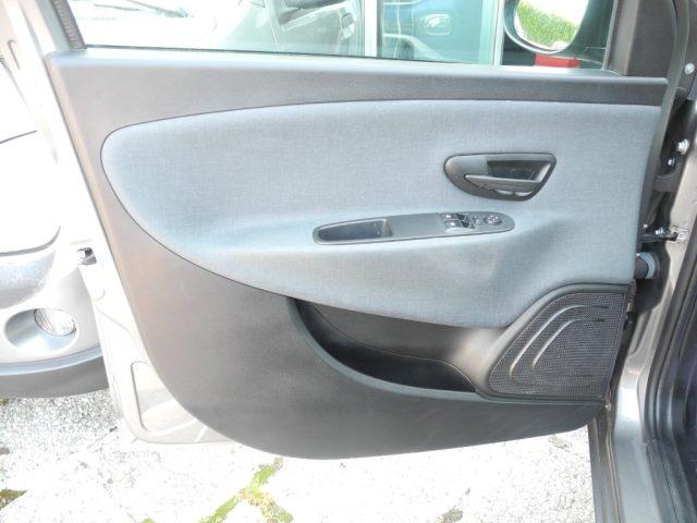 LANCIA Ypsilon 1.0 FireFly 5p. S&S Hybrid Gold - OK NEOPATENTATI