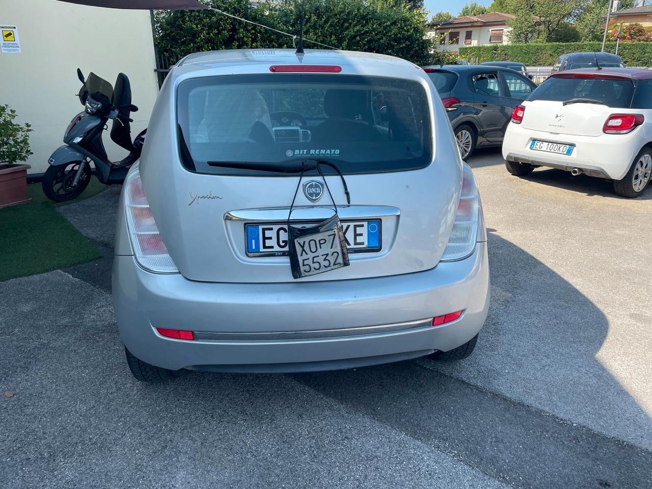 Lancia Ypsilon 1.2 69 CV Unyca