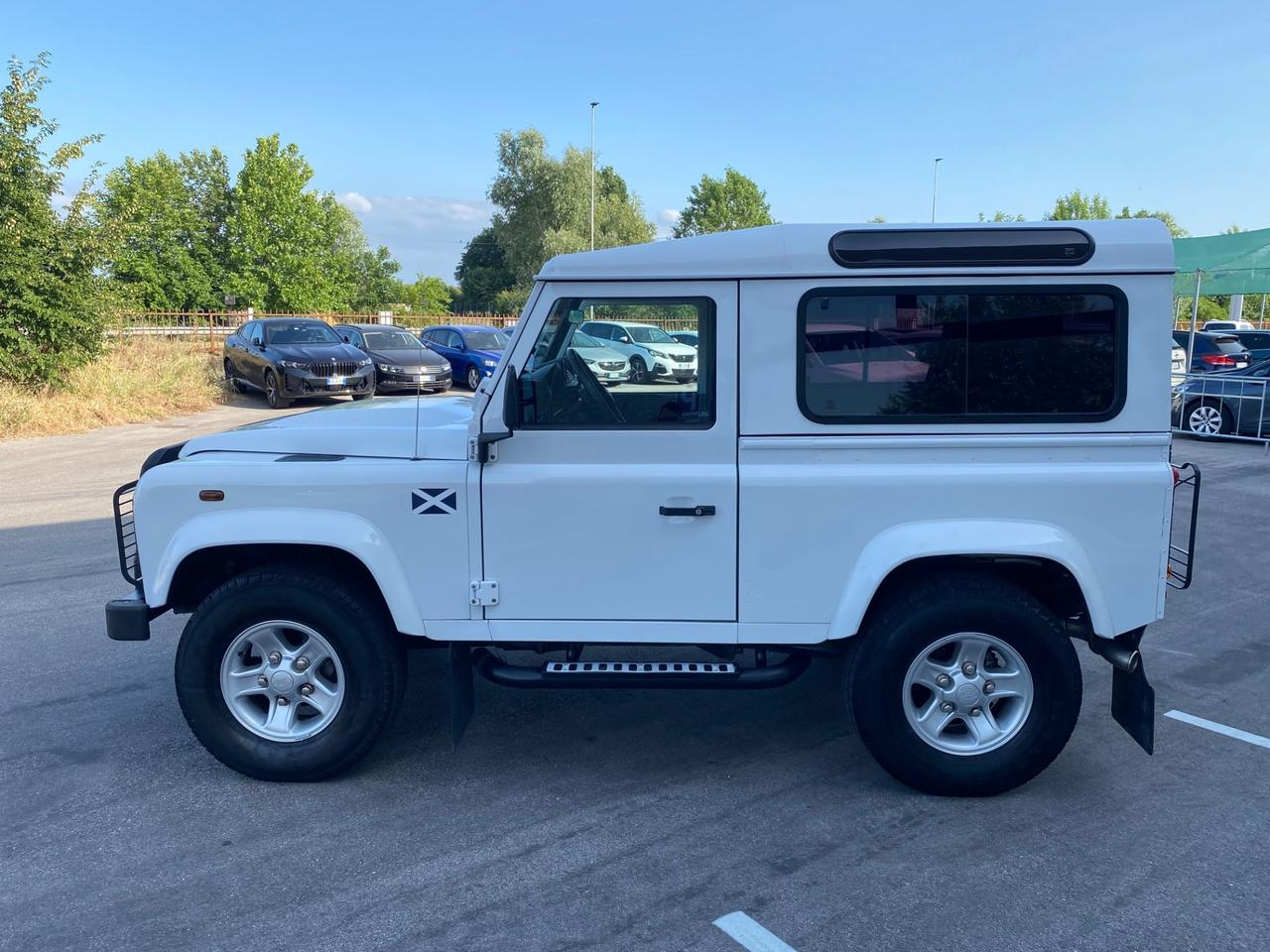 Land Rover Defender 90 2.2 TD4 Autocarro 4 Posti