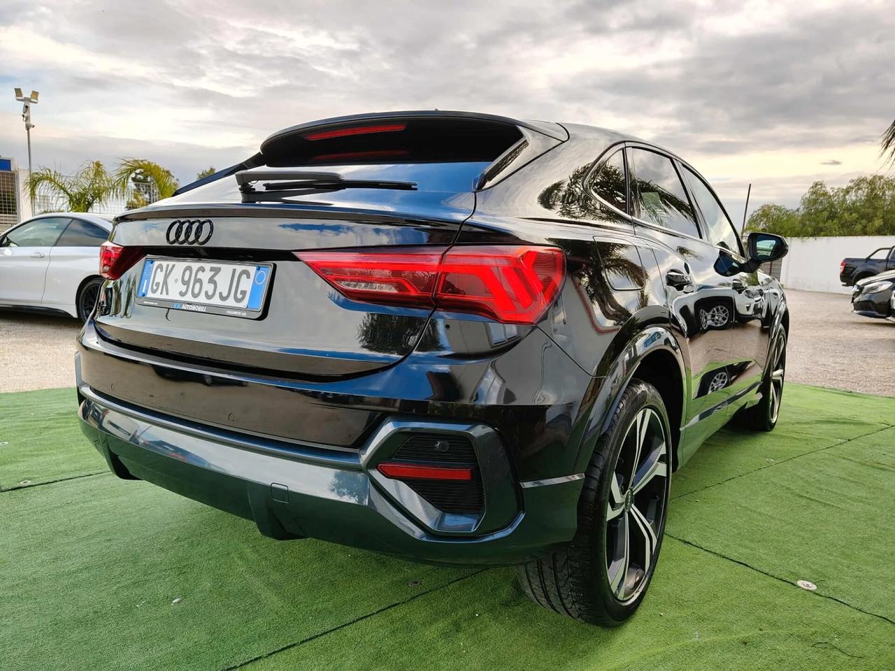 Audi Q3 SPB 35 TDI Identity Black S tronic - 2022