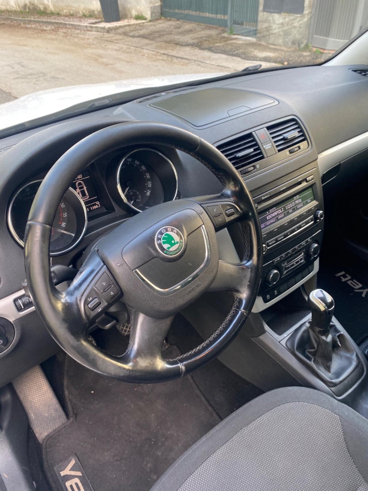 Skoda Yeti 1.6 TDI 2011 Full Optional TAGLIANDATA