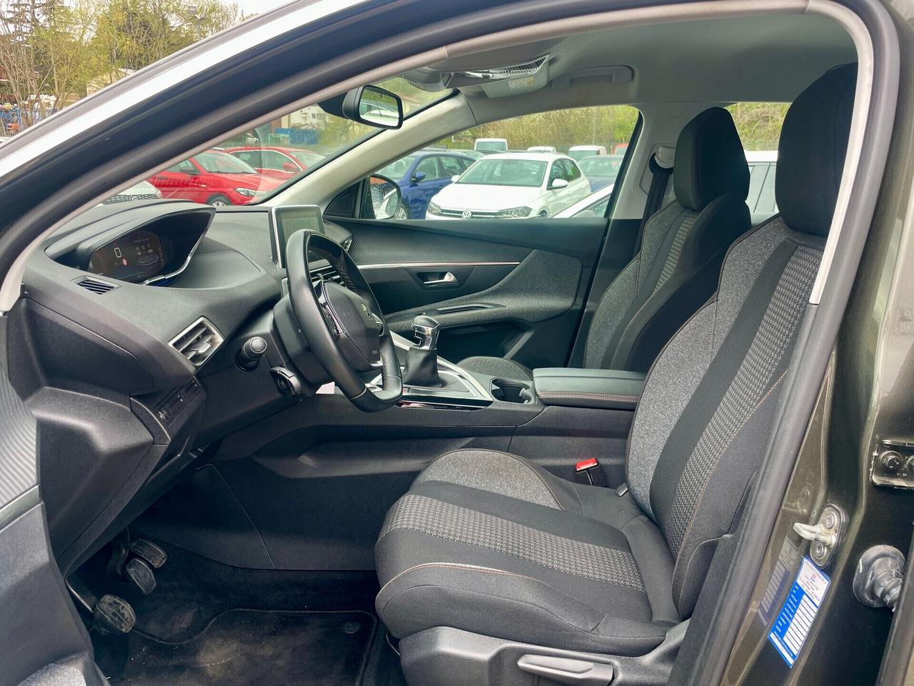 Peugeot 3008 HDi 130cv 6m km 101000 NAVI