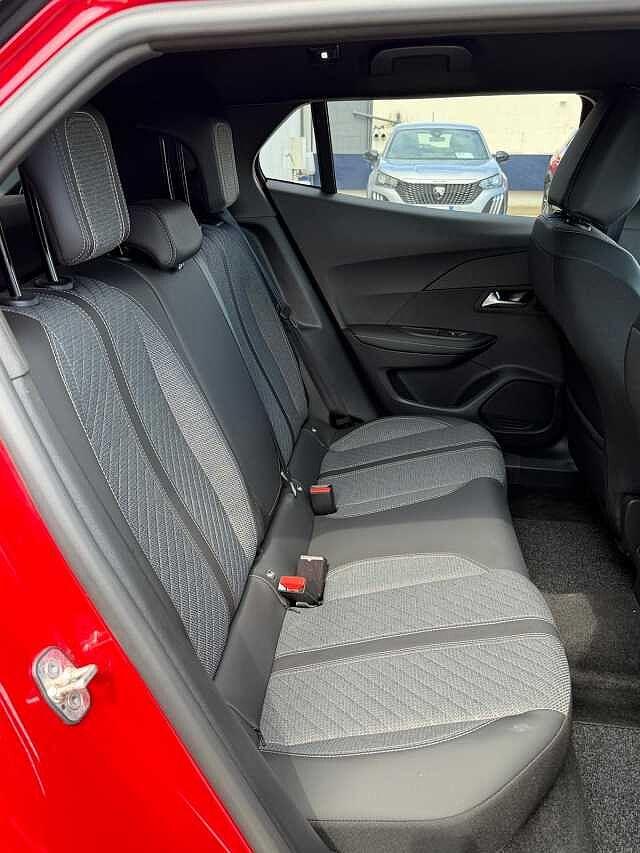 Peugeot 2008 Hybrid 145 e-DCS6 Allure