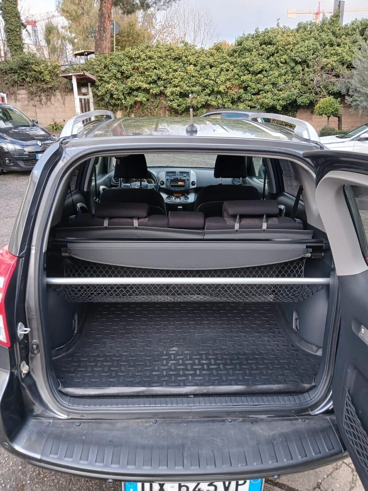 Toyota RAV 4 RAV4 Crossover 2.2 D-4D 150 CV DPF Sol