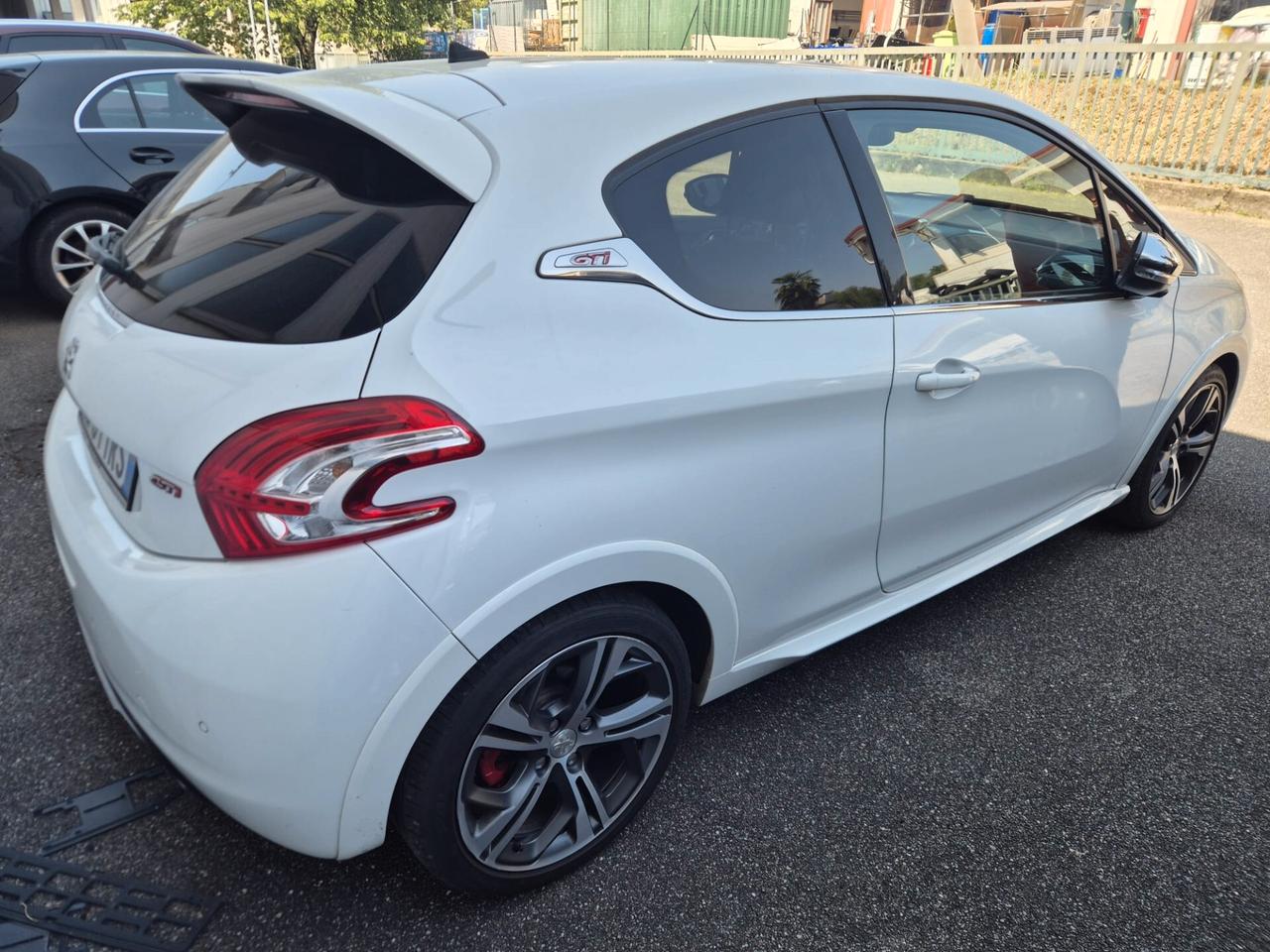 Peugeot 208 1.6 THP 200 CV 3 porte GTi