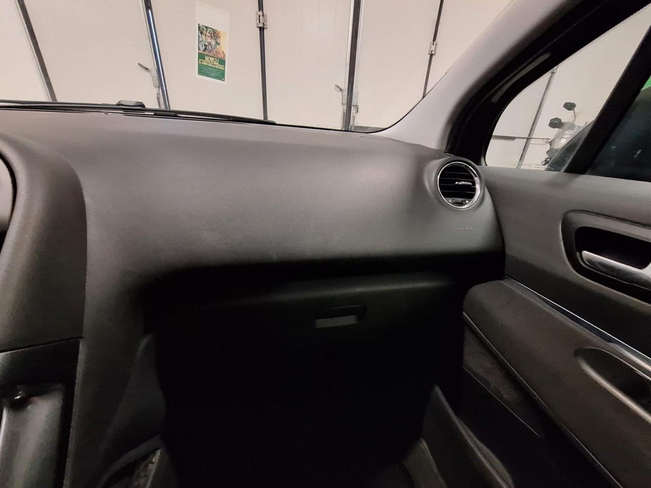 Peugeot 3008 1.6 e-HDi 112CV cambio robotizzato S.&S. Business