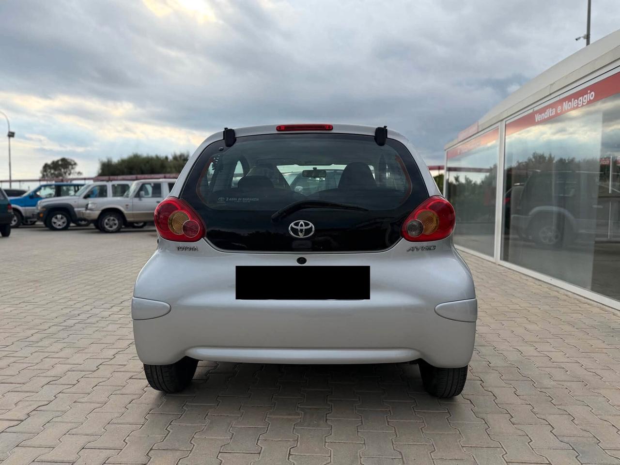 Toyota Aygo 1.0 3 porte Sol OK NEOPATENTATI