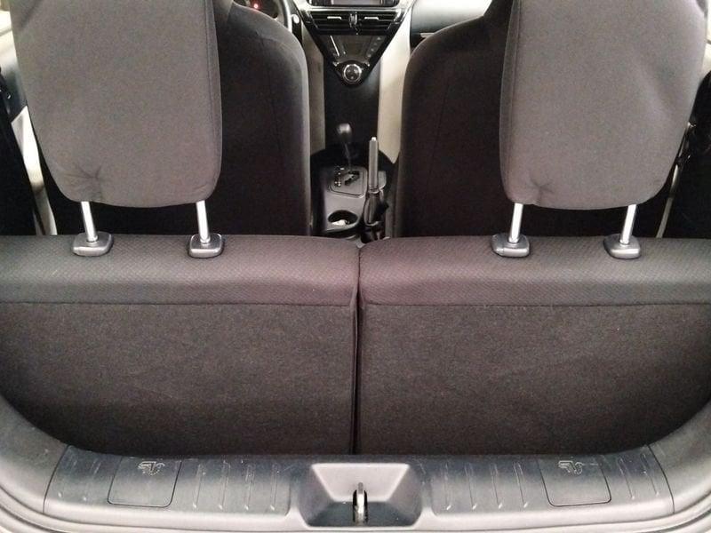 Toyota iQ 1.0 VVT-i Lounge CVT