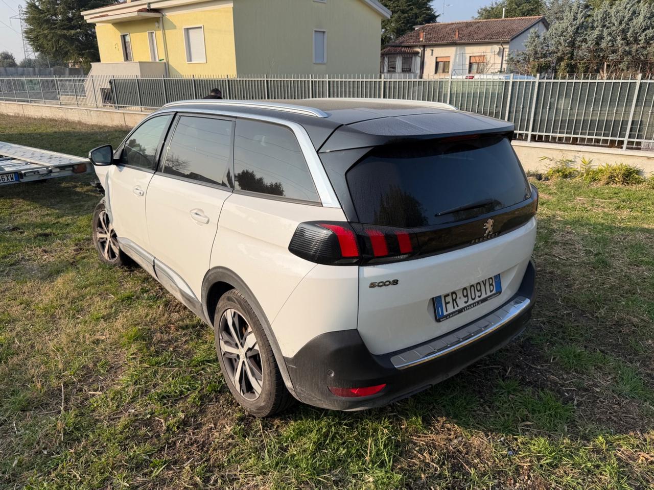 Peugeot 5008 BlueHDi 130 7 posti Automatica Navi