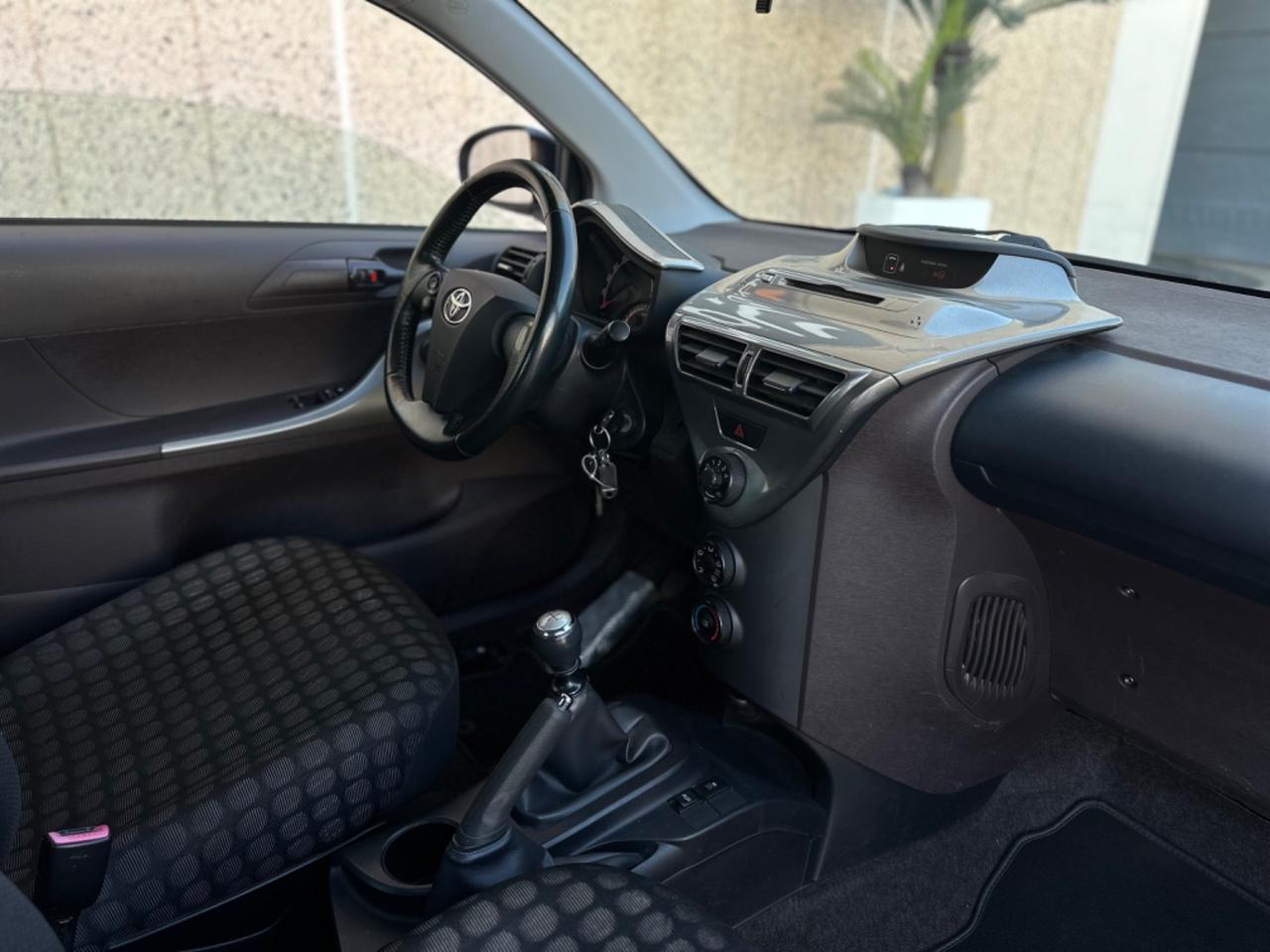 Toyota iQ 1.0