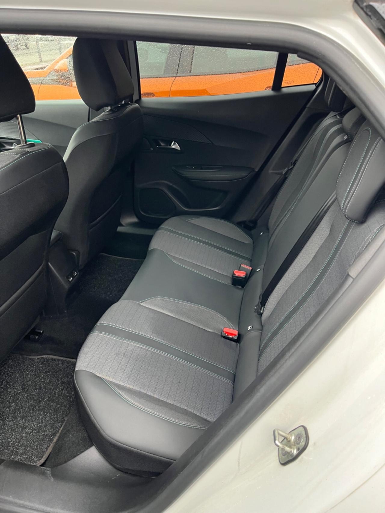 Peugeot 2008 PureTech 100 S&S Allure