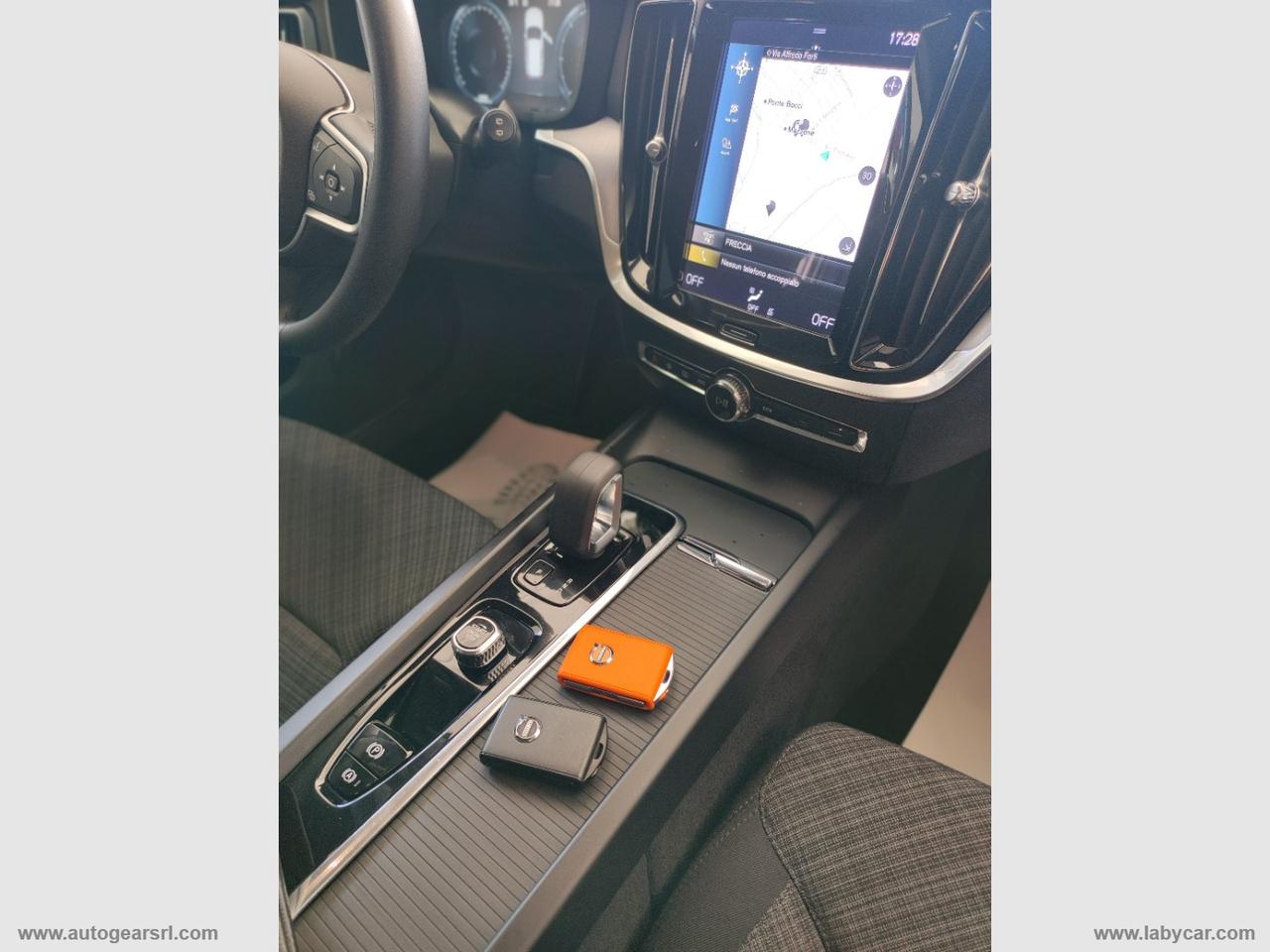 VOLVO V60 B4