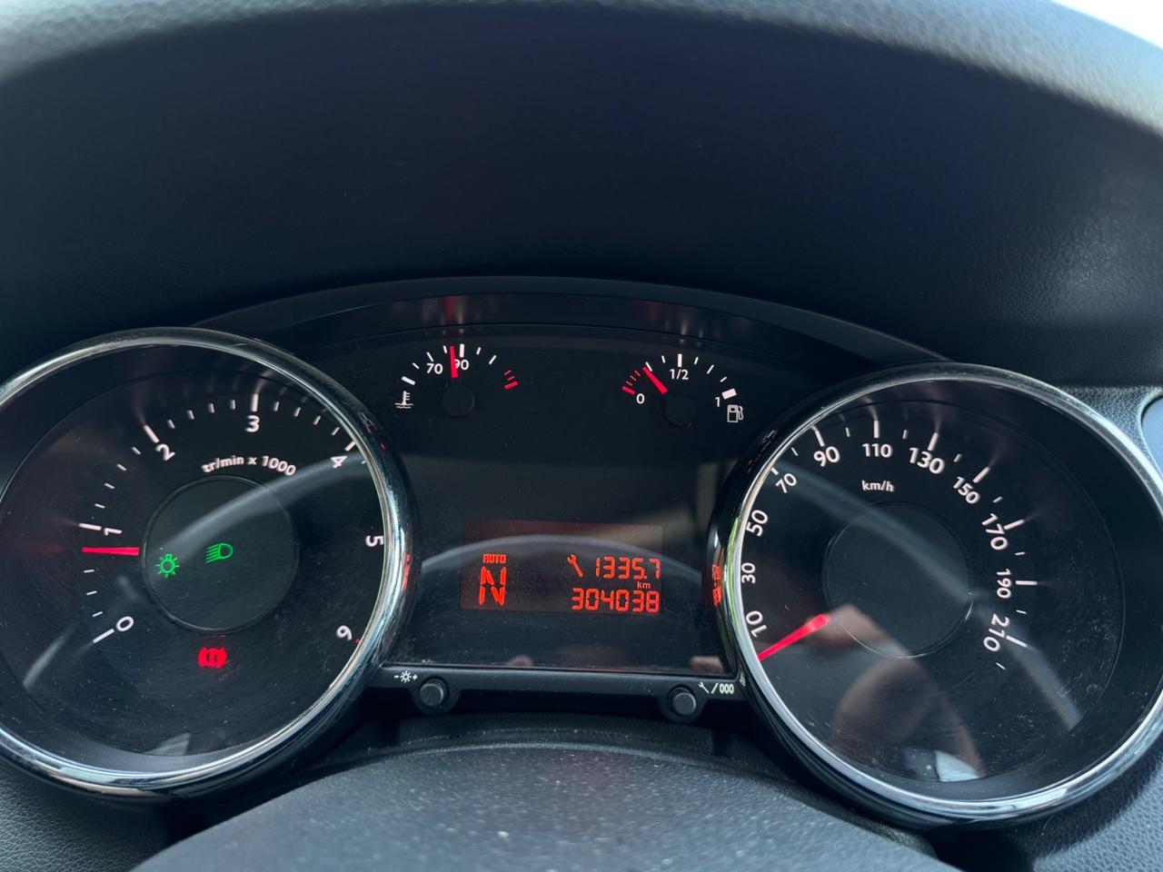 Peugeot 5008 1.6 HDi 110CV Automatico 7Posti