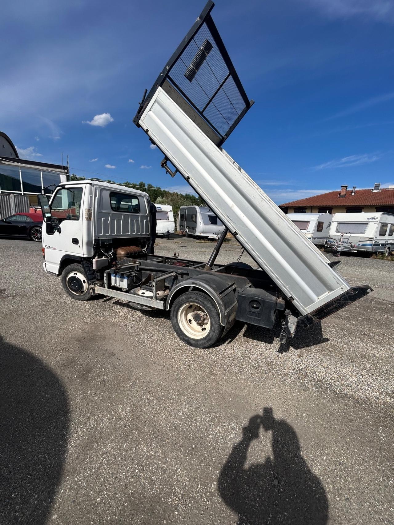 Isuzu ribaltabile del 2005 in saldo 105