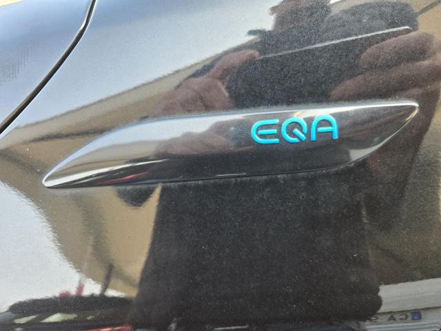 MERCEDES-BENZ EQA 250 Premium Pro