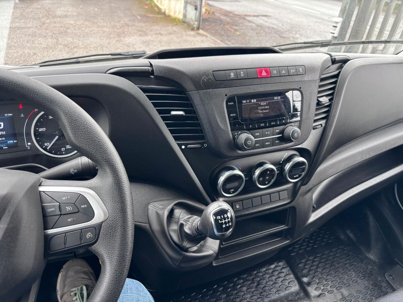 Iveco daily 35C160 furgone e sponda caricatrice