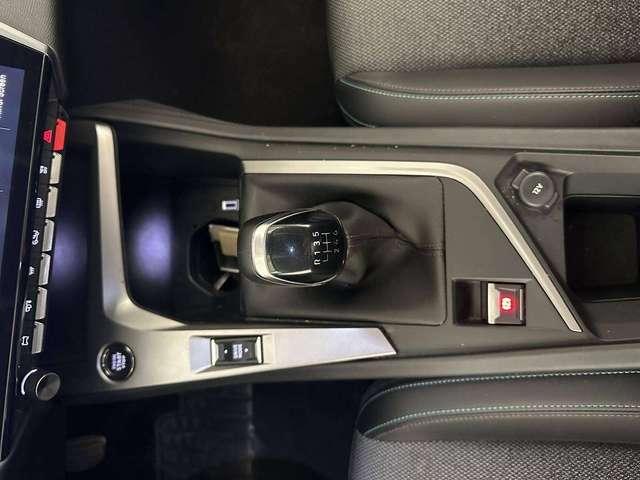 Peugeot 308 1.2 130cv Allure + Key Less + Navi + Camera