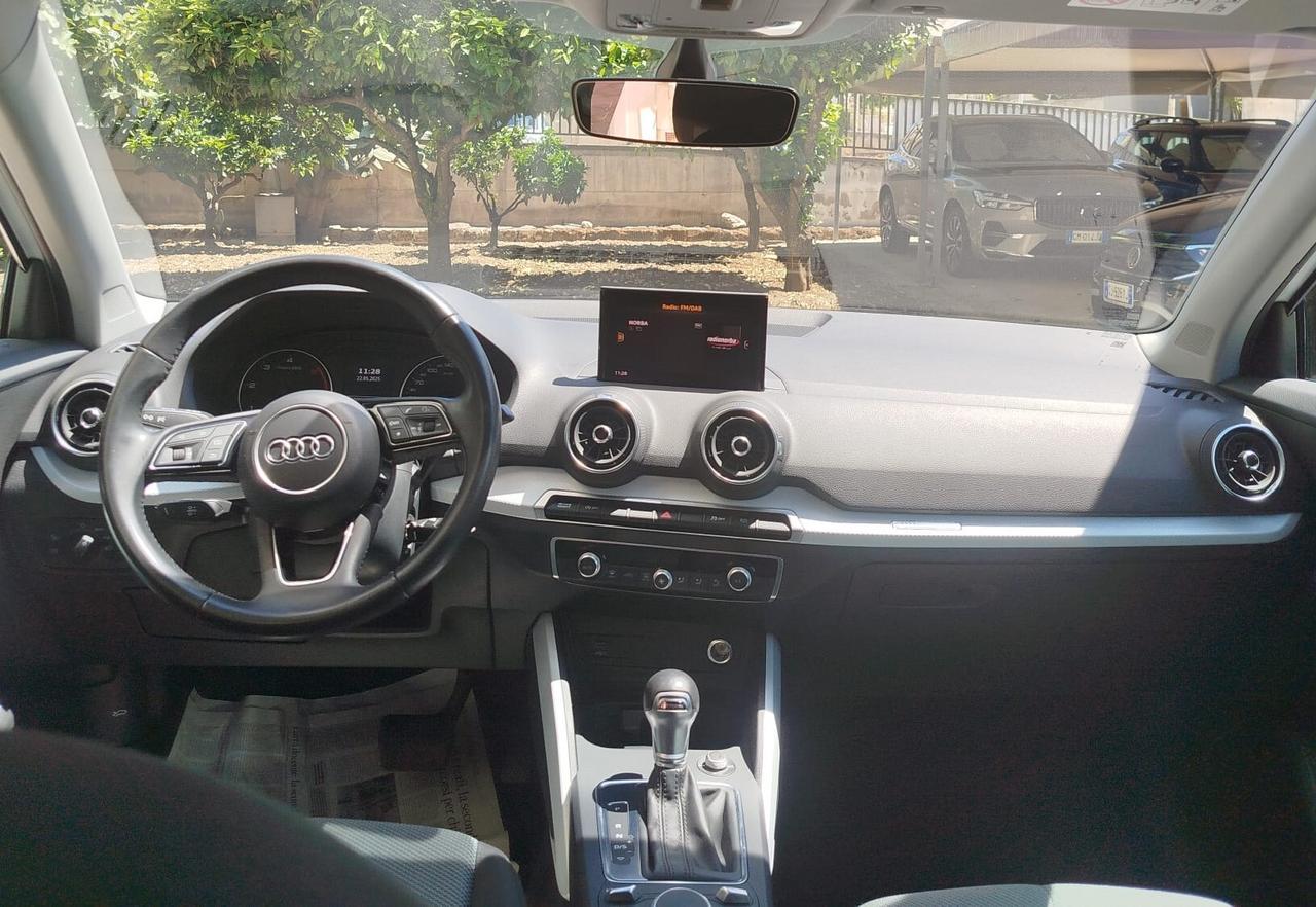 Audi Q2 S tronic 1.6 116CV Design 2020 TETTO NEO