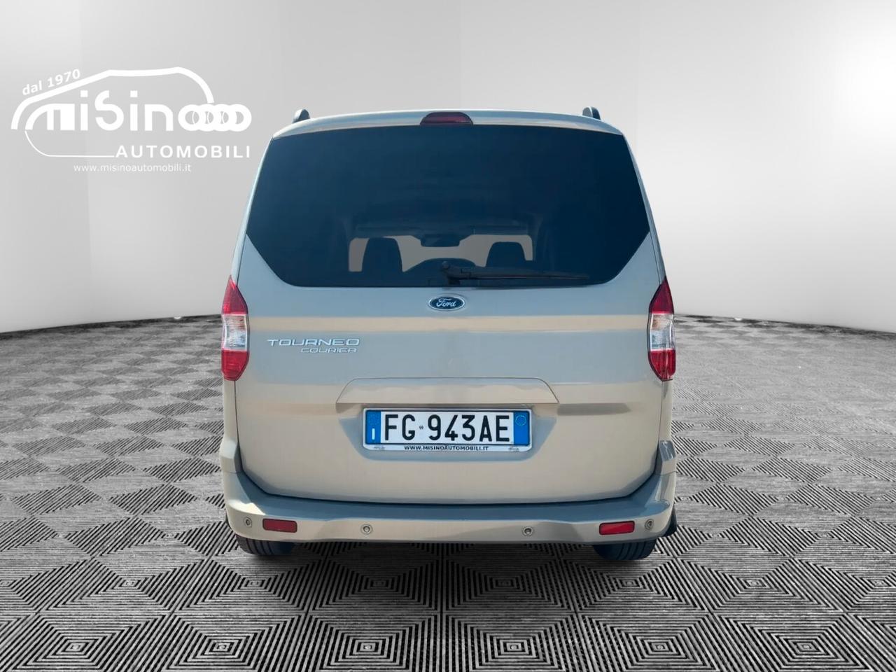 Ford Tourneo Courier 1.5 TDCI 95 CV Titanium