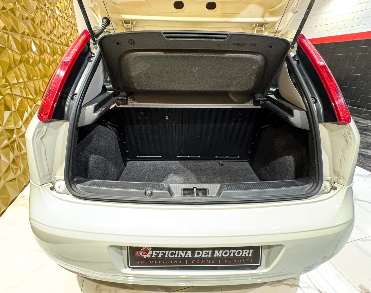 Fiat Punto 1.3 MJT II 75 CV 5 porte Street
