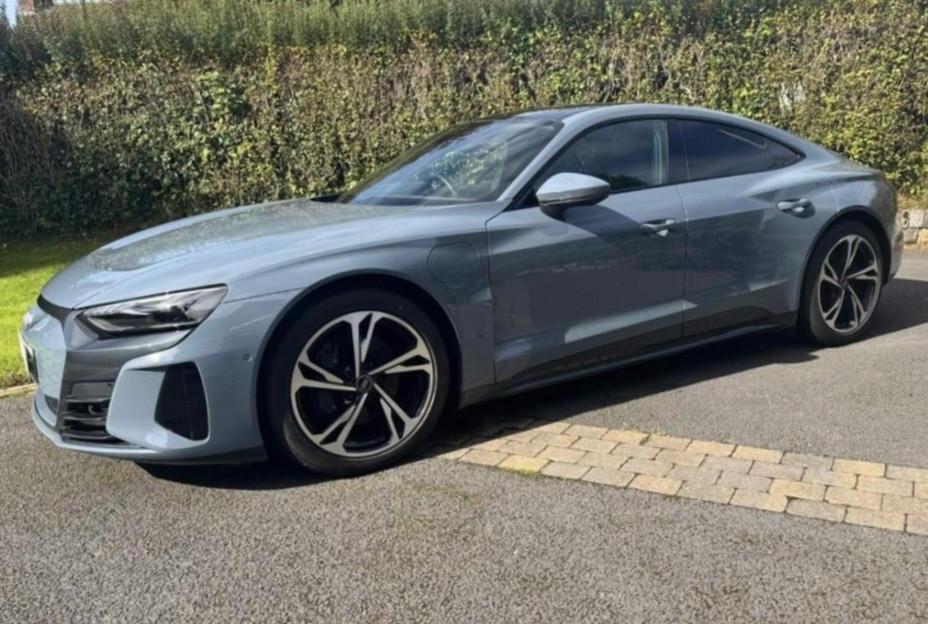 Audi E-tron GT quattro