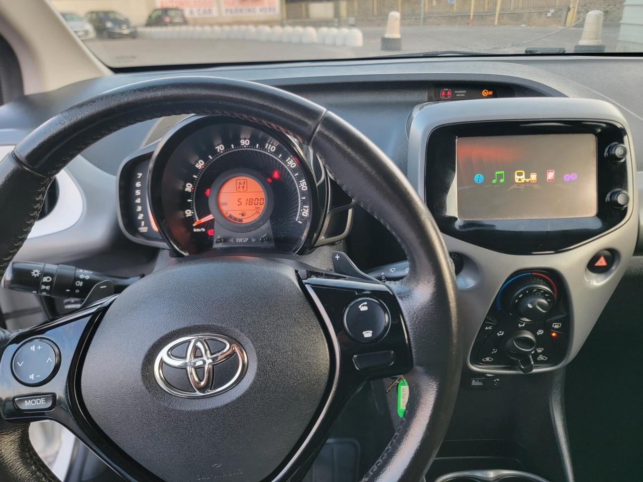 Toyota Aygo Connect x-play MMT 51 mila km! Garanzia