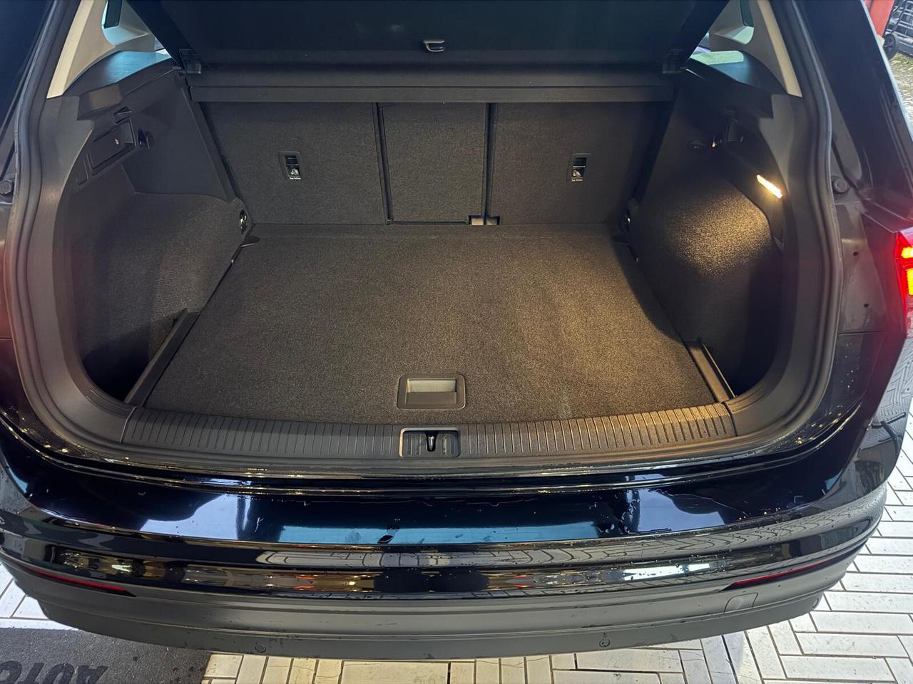 Volkswagen Tiguan 2.0 TDI SCR DSG Business BlueMotion Technology