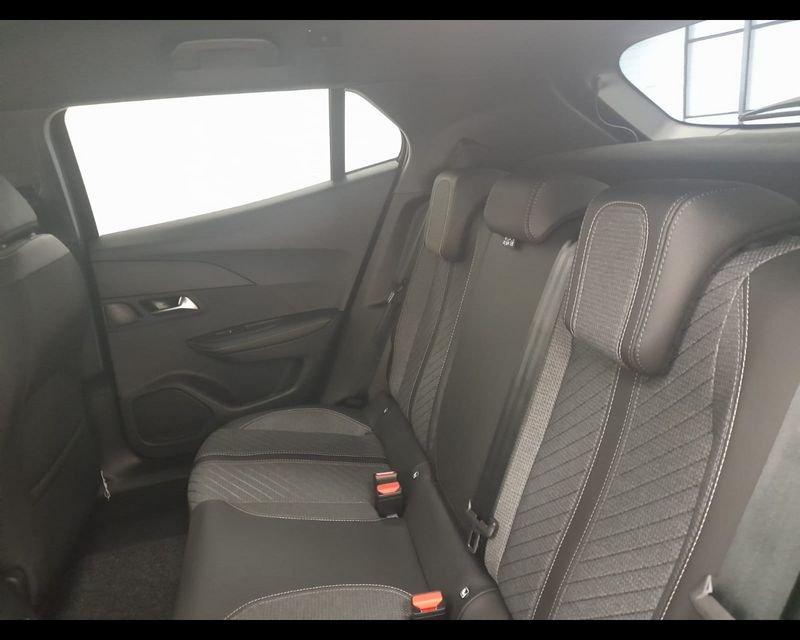 Peugeot 2008 Allure Hybrid 136 e-DCS6