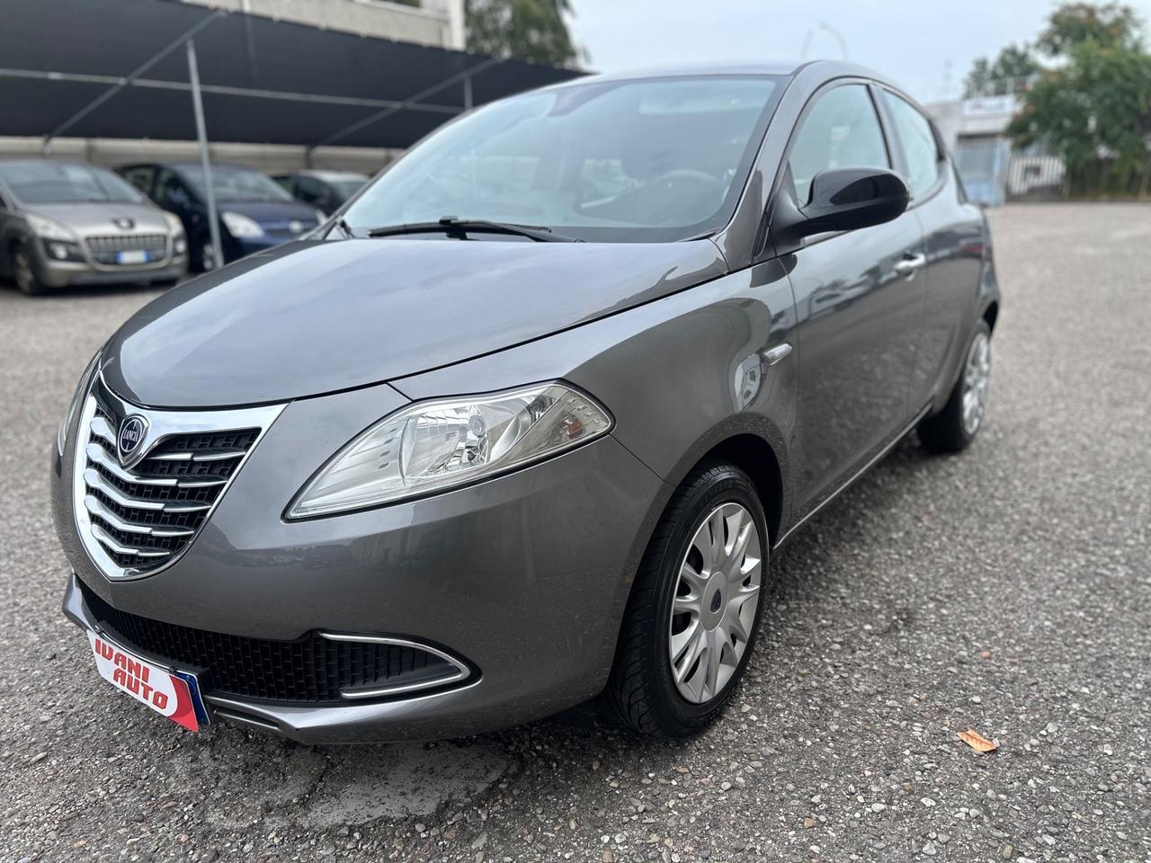 Lancia Ypsilon 1.2 69 CV 5 porte S&S Silver