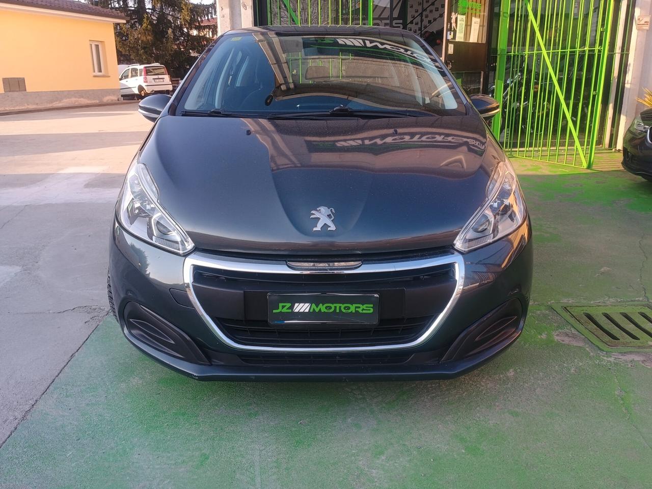 PEUGEOT 208 NEOPATENTATI