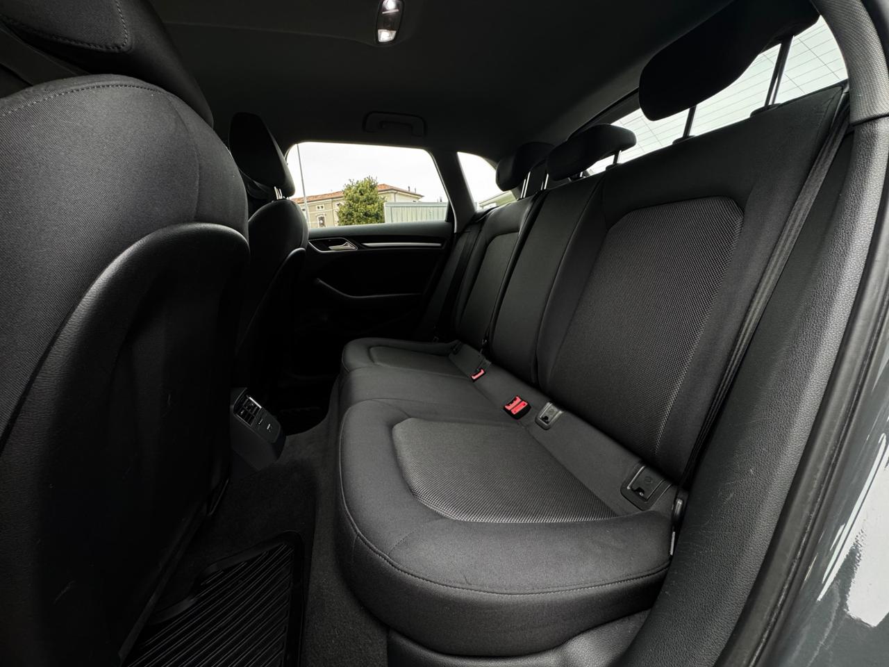 Audi A3 1.6 116CV SPB TDI S tronic S-LINE