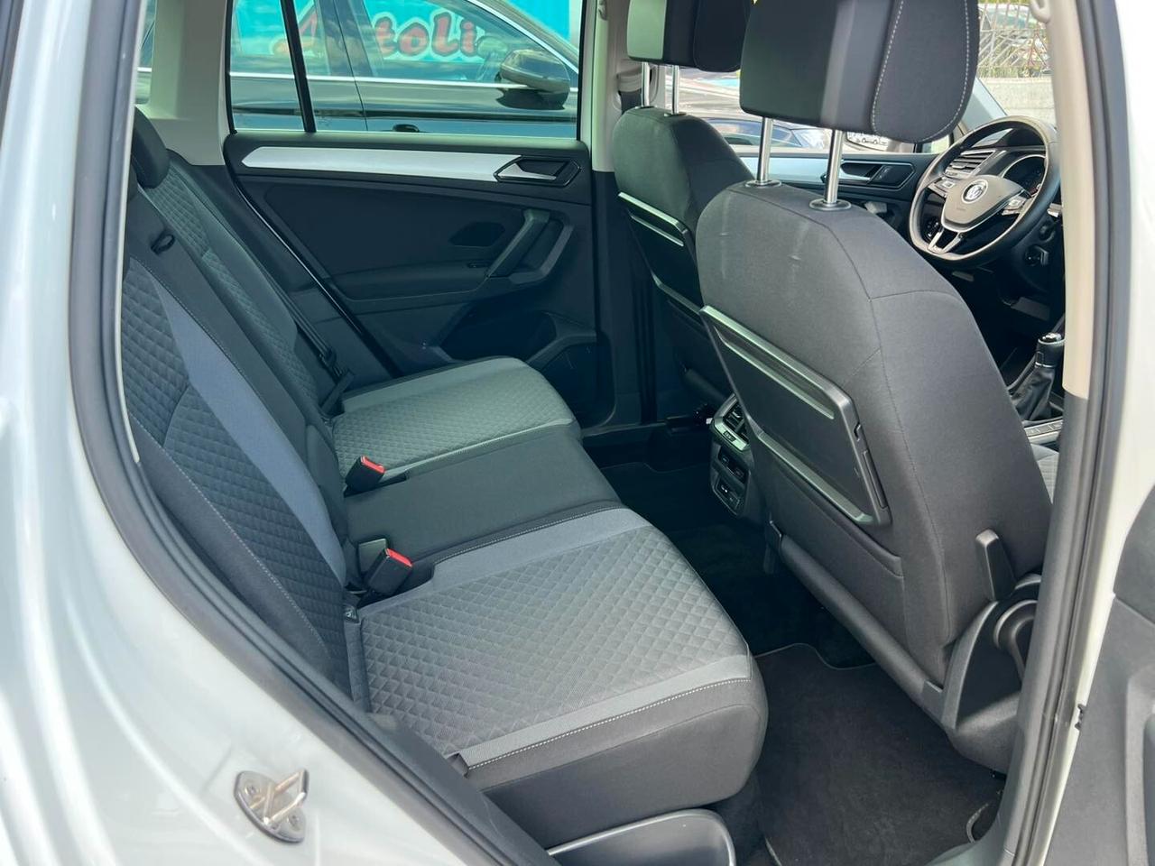 Volkswagen Tiguan 1.6 TDI 116Cv 6M -STYLE-NAVI