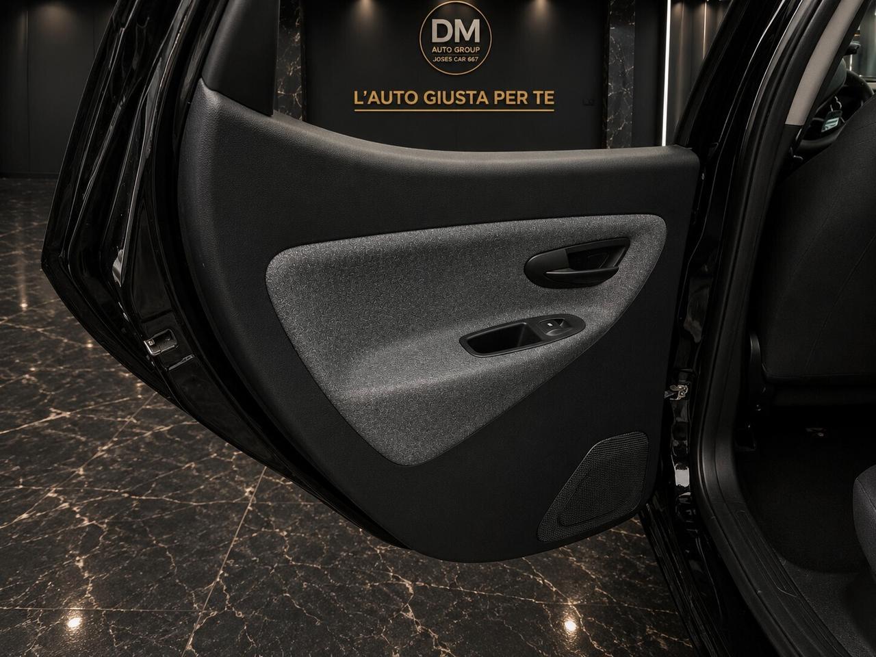 Lancia Ypsilon 1.0 FireFly 5 porte S&S Hybrid Silver Plus