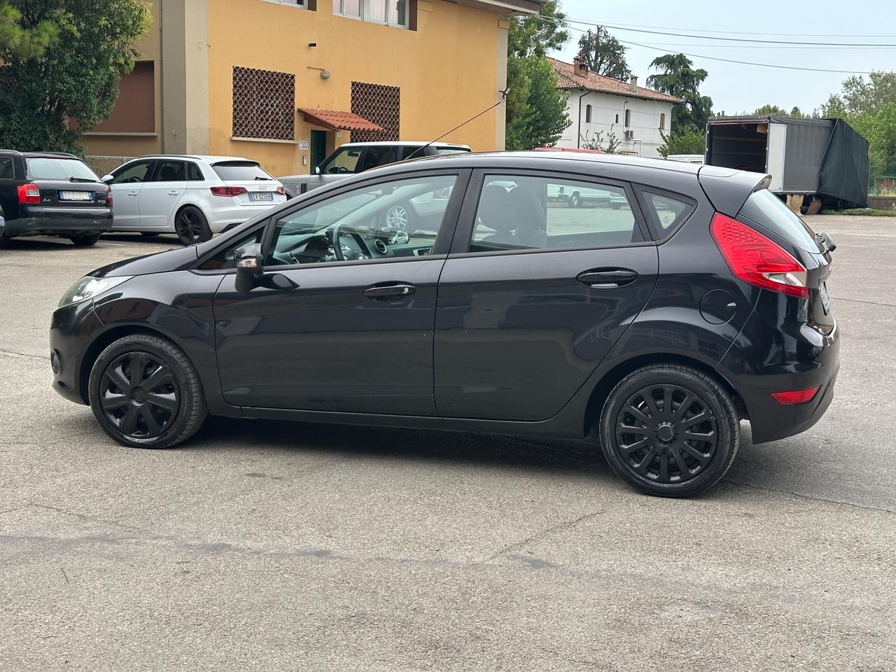 Ford Fiesta 1.4 16V 5p. Bz.- GPL Titanium Bs.