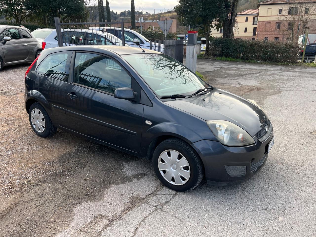 Ford Fiesta 1.4 16V 5p. Ghia