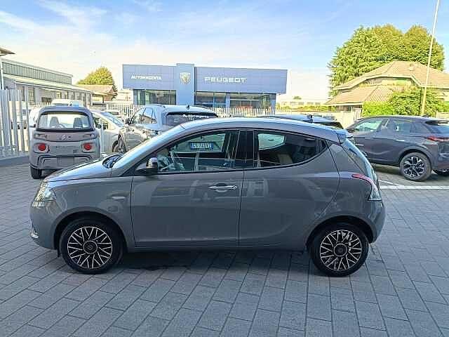 Lancia Ypsilon 1.0 Hybrid 69cv PLATINO AZIENDALE