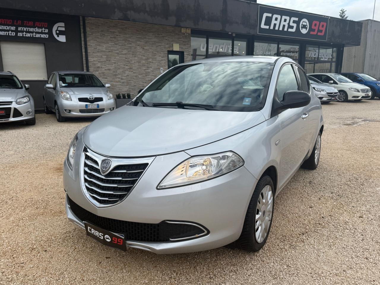 Lancia Ypsilon 1.2 69 CV 5 porte Silver