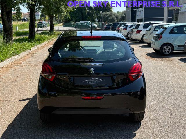 PEUGEOT 208 PureTech 82 5 porte Black Line NAVI PDC