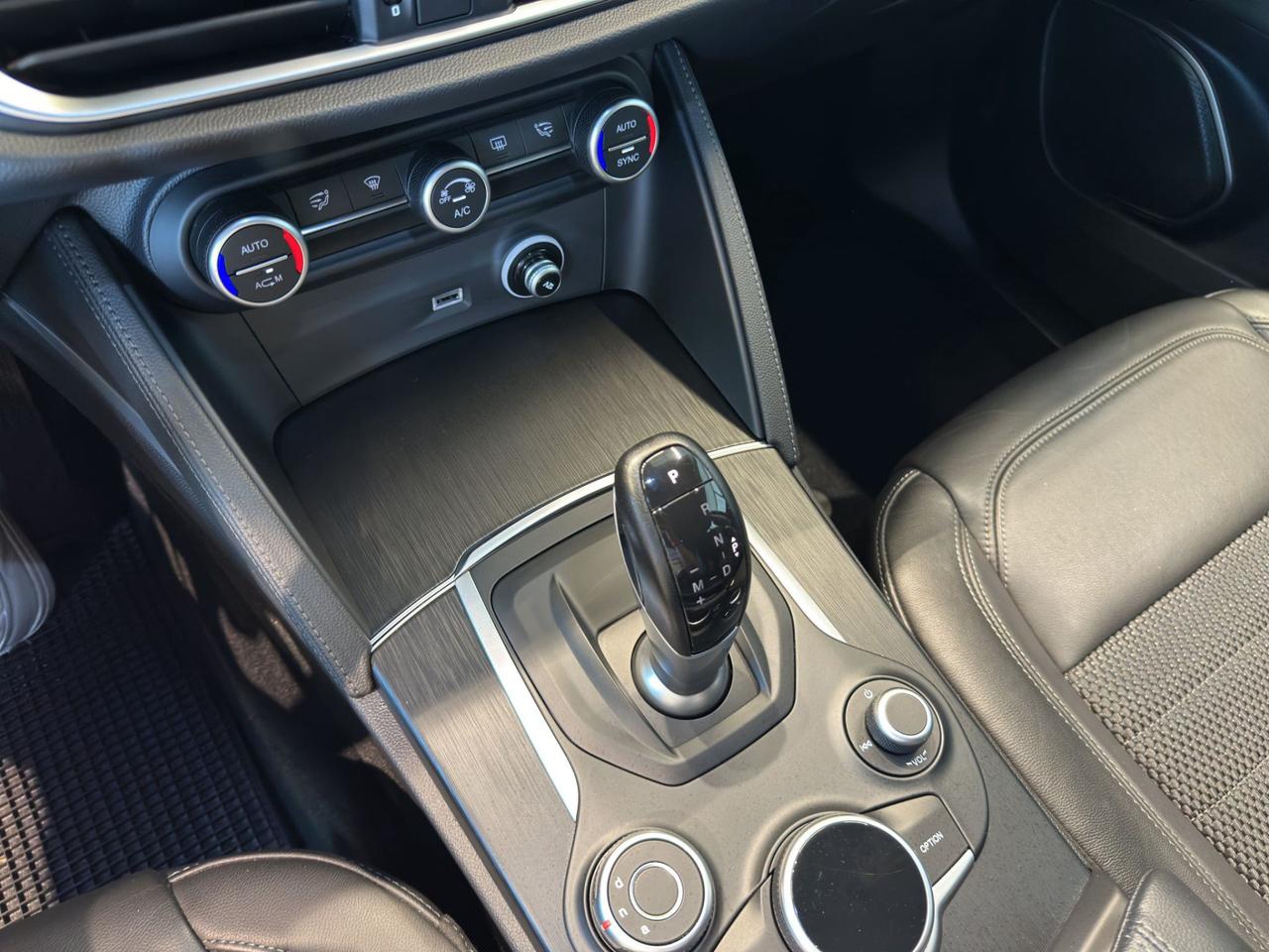 Alfa Romeo Stelvio 2.2 t Business rwd 180cv auto